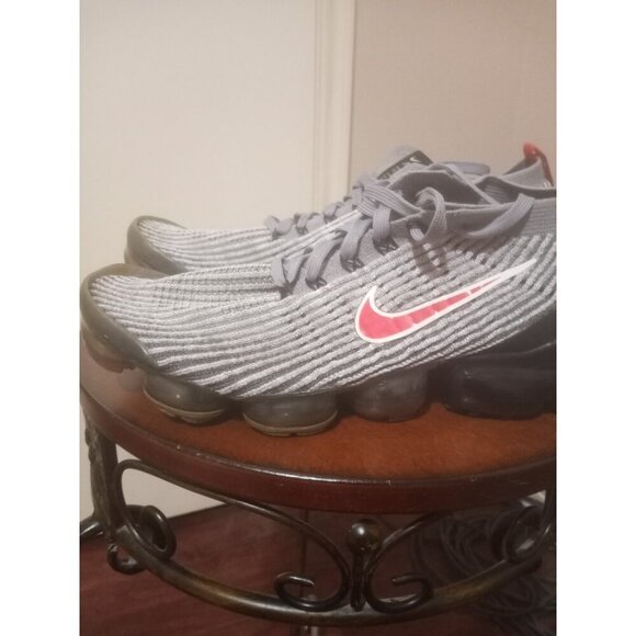 Nike Air VaporMax Flyknit 3 Men's Size 11.5 Particle Grey/Black/Red, AJ6900-012 - Picture 8 of 15